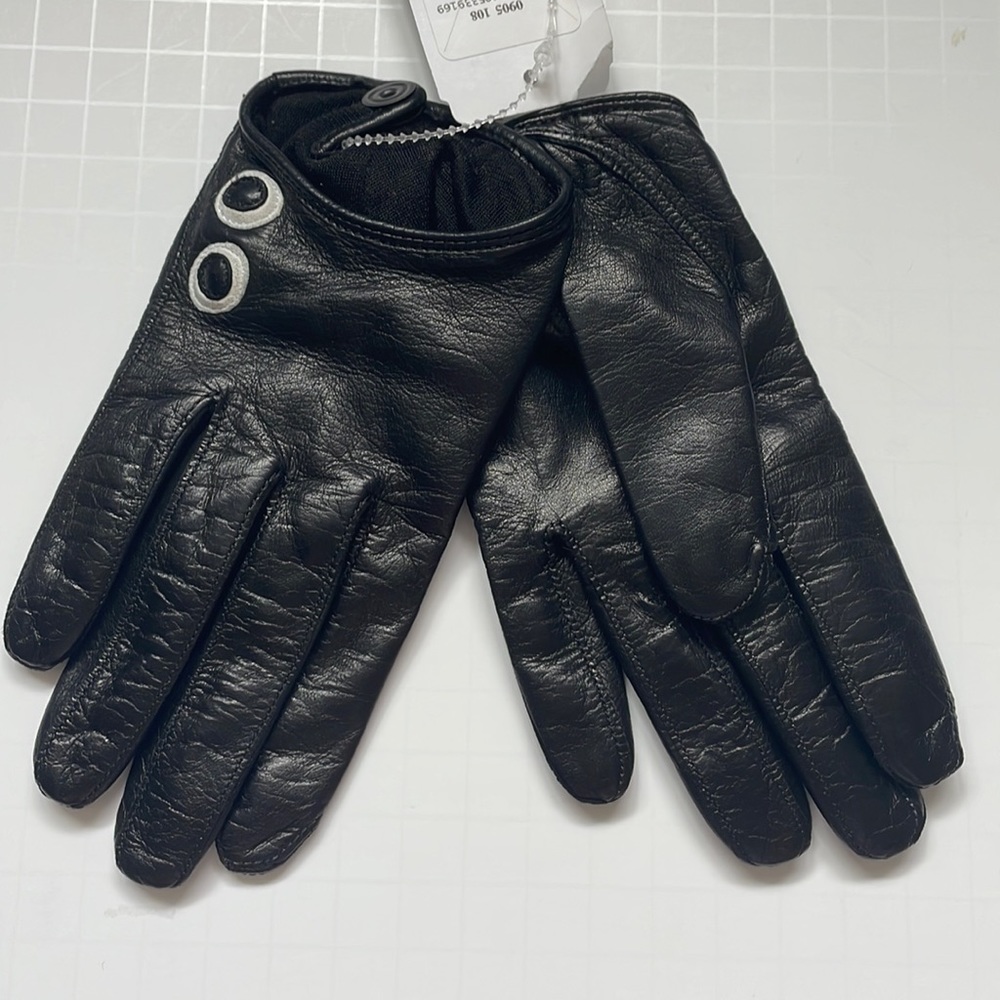 MAISON FABRE SASHA GLOVES WITH EYES. SIZE: 7. COLOR: BLACK